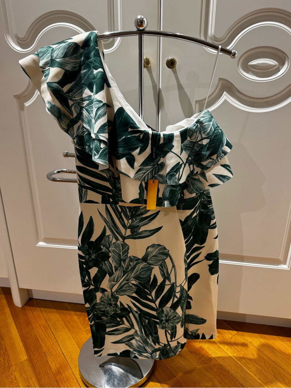 Alexia Admor White Dress with Dark Green Leaf Print One-Shoulder size M
